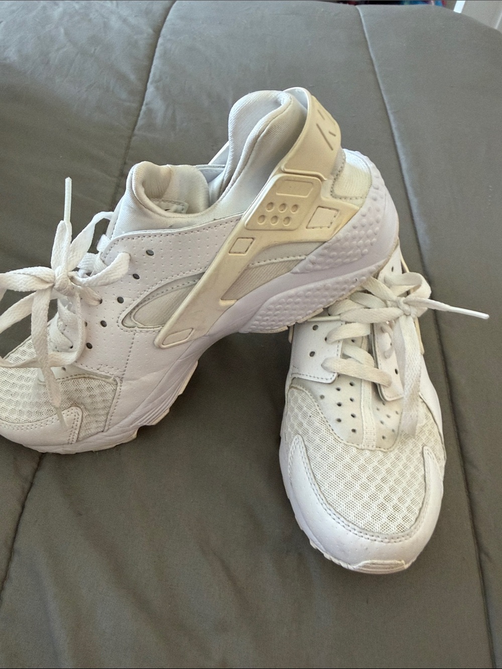 Nike Men’s White Athletic Sneakers